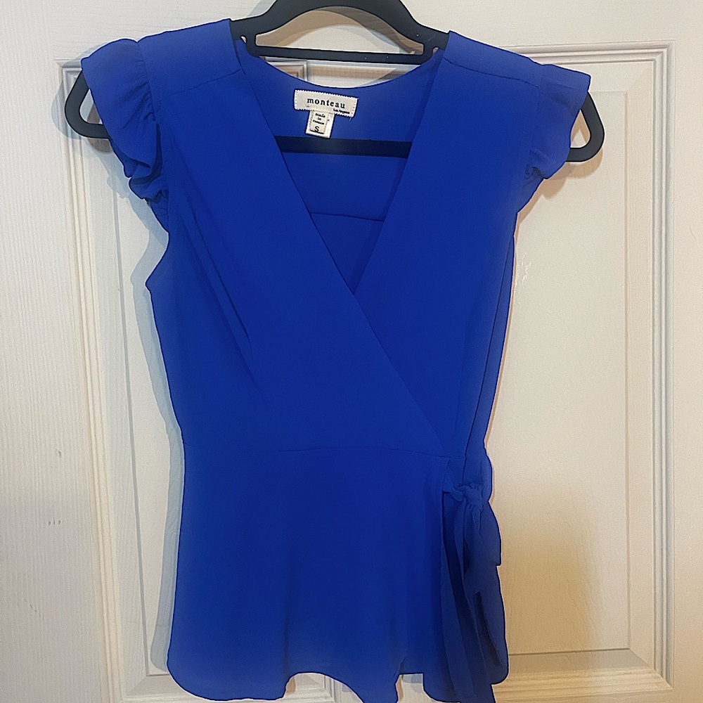 Blue Manteau v neck blouse top